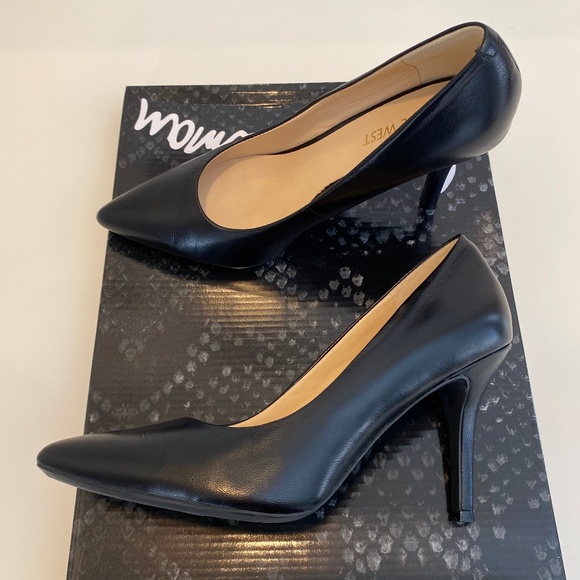 Nine West Black Leather Stiletto Pumps - Sz 6 - Picture 8 of 14